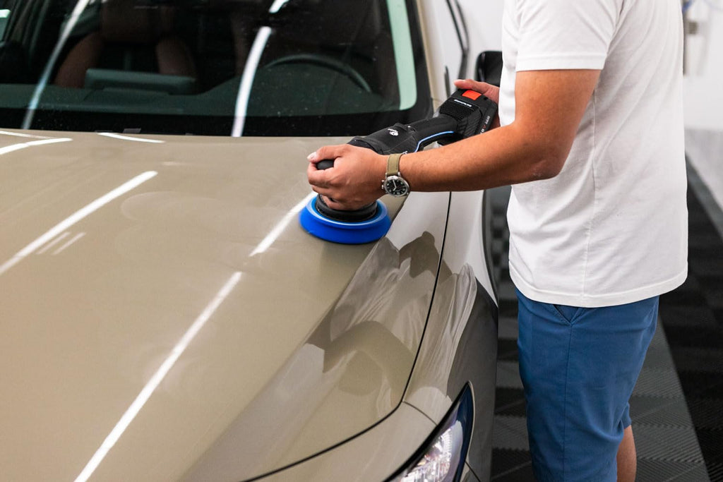 Koch-Chemie - Lack Polish Grun P1.03 - Protects, Refines, Adds Depth, and Amplifies Vehicle'S Paint Color - High Gloss Finish - 1 Liter